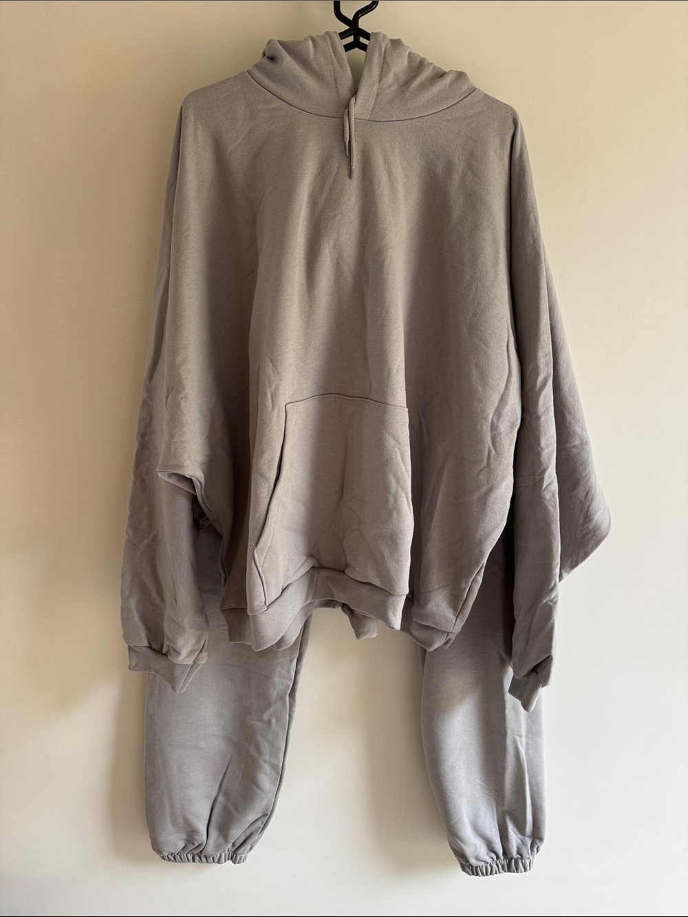 nwot yzy yeezy grey sweatsuit hoodie sweats size 2/3 oversized